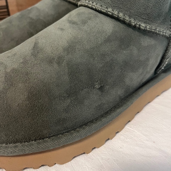 NWT UGG Women's Classic Ultra Mini Boot Size 7 in Green *Damaged - See Photos* - Picture 11 of 11